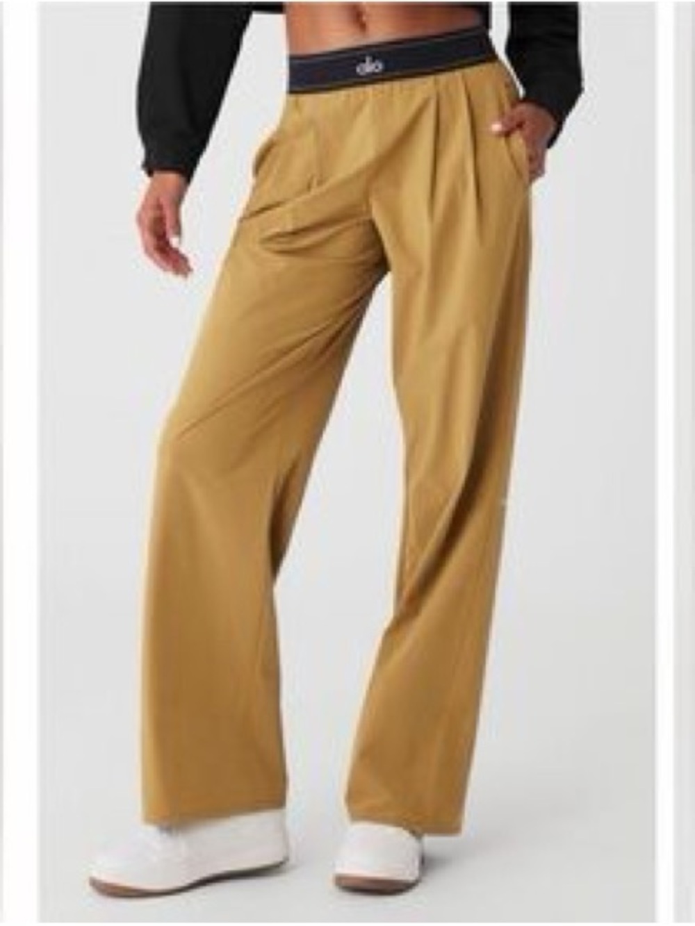 ALO Yoga Suit Up Trouser in Golden Olive Branch